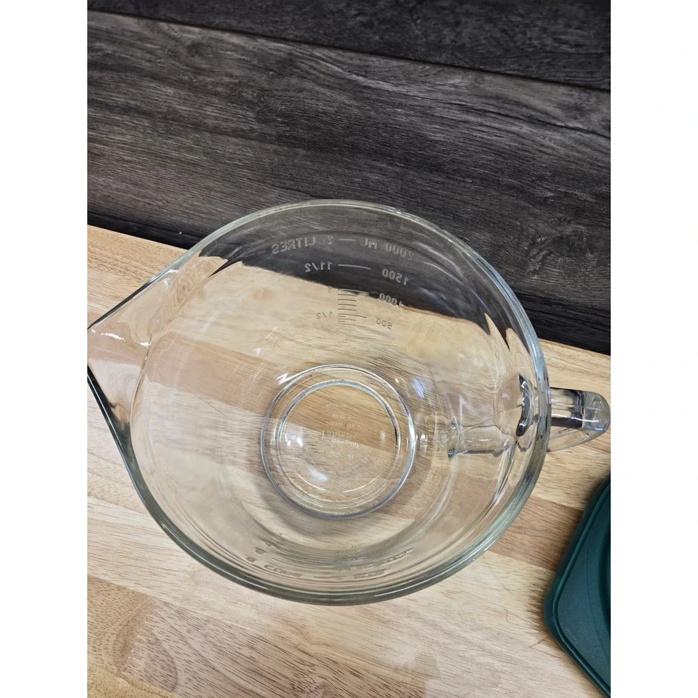 Anchor Hocking 2 Quart Glass Batter Bowl with Green Lid 8 Cup Measuring Pitcher